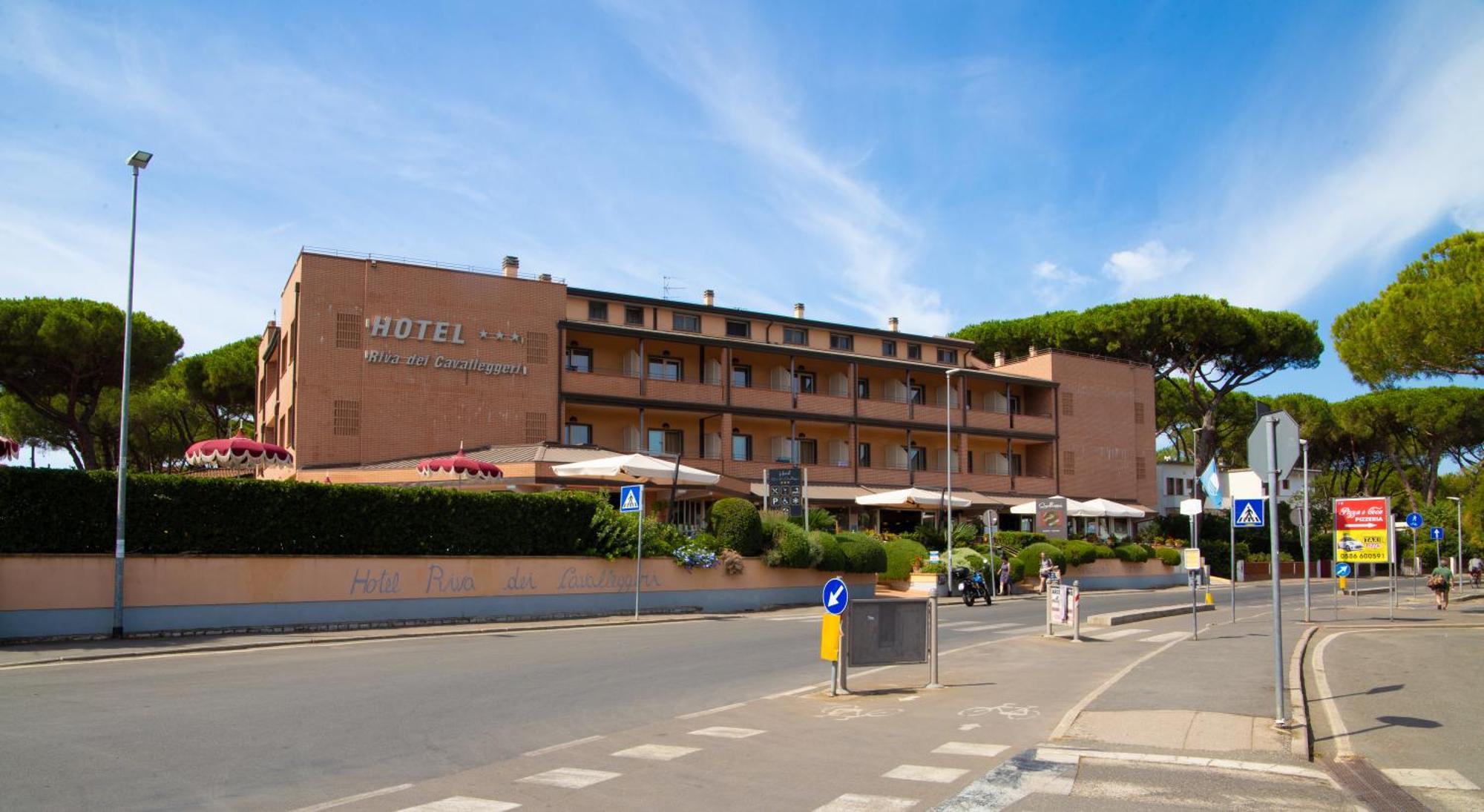 Hotel Riva Dei Cavalleggeri Marina Di Bibbona Exterior foto
