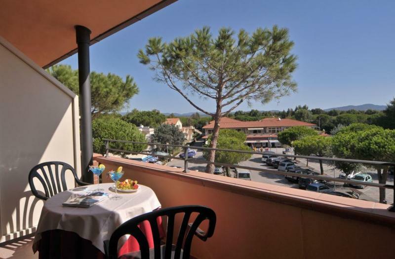 Hotel Riva Dei Cavalleggeri Marina Di Bibbona Exterior foto