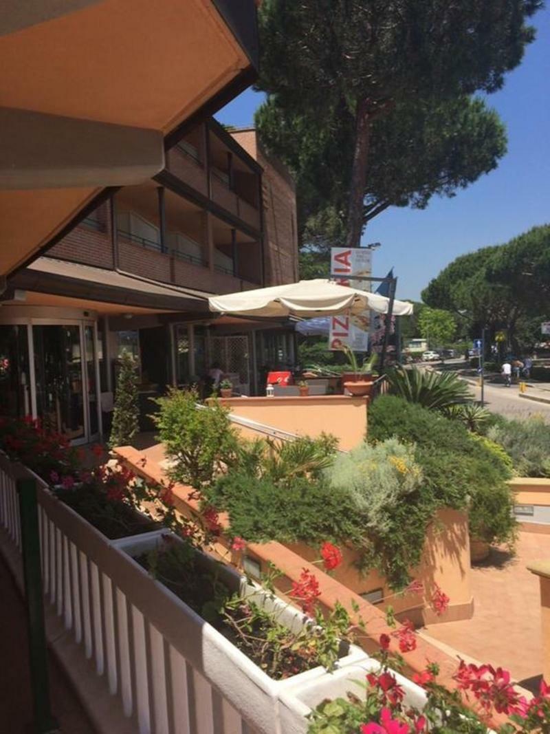 Hotel Riva Dei Cavalleggeri Marina Di Bibbona Exterior foto